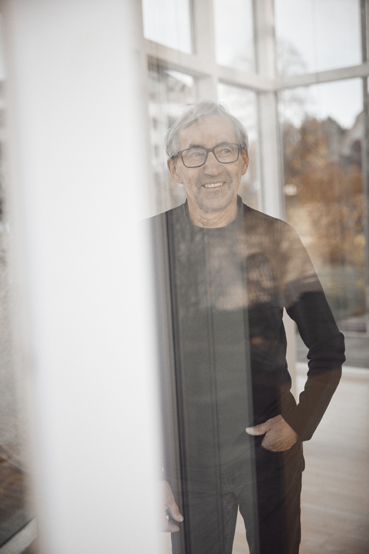 Porträt von Arnold Schmid in seinem Zuhause in Frastanz